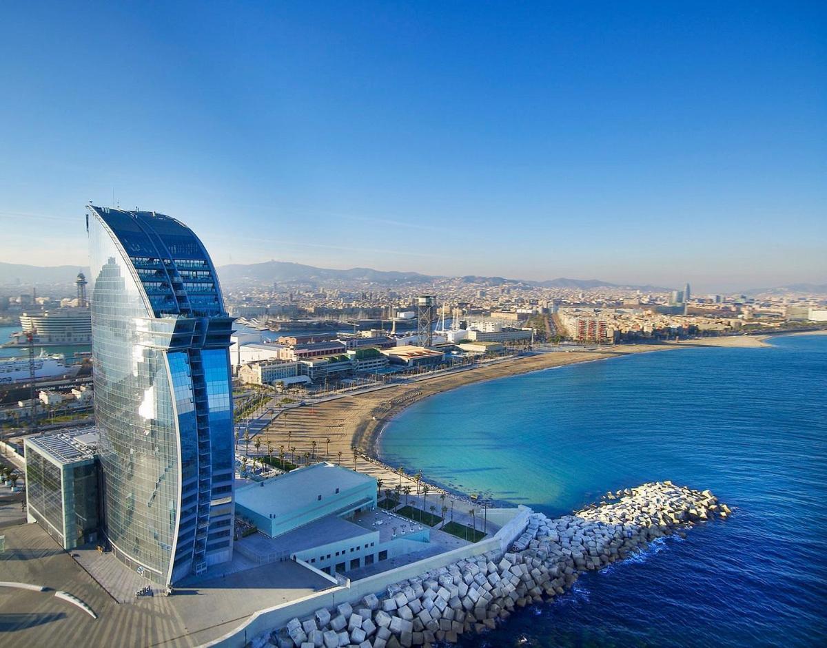 Barcelona Chic Apartments- Free Parking - 10 Min From Bcn City Centre By Metro Exterior photo